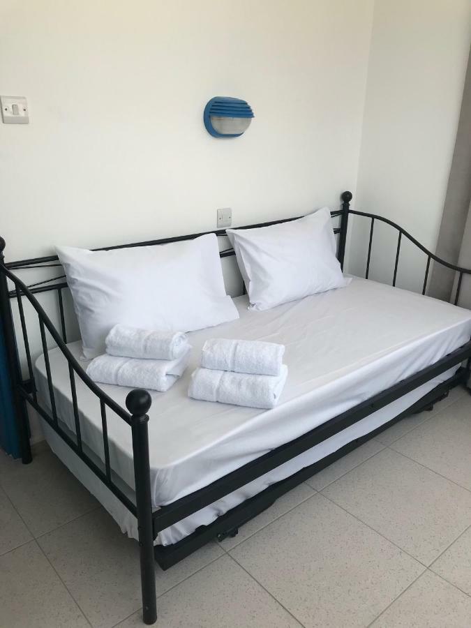Aparthotel Athinas Court Pafos Zewnętrze zdjęcie