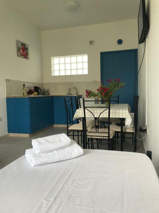 Aparthotel Athinas Court Pafos Zewnętrze zdjęcie