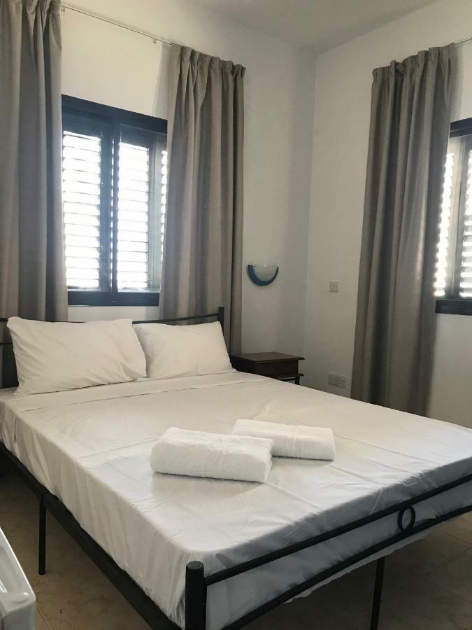 Aparthotel Athinas Court Pafos Zewnętrze zdjęcie
